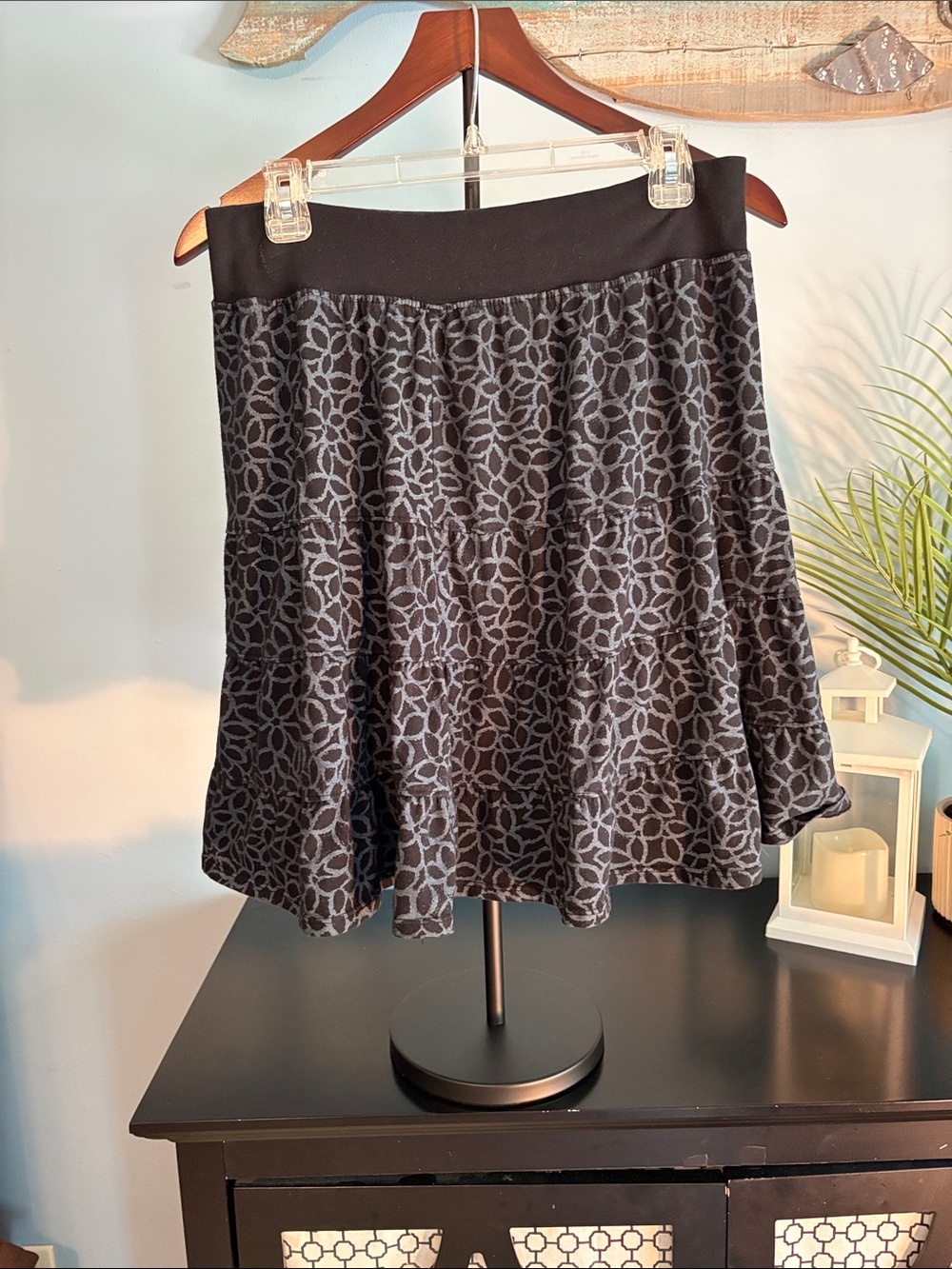 fresh produce Black and Gray Circle-Pattern Skater Skirt